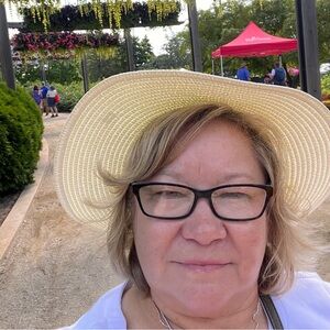 Meet your Posher, Renee